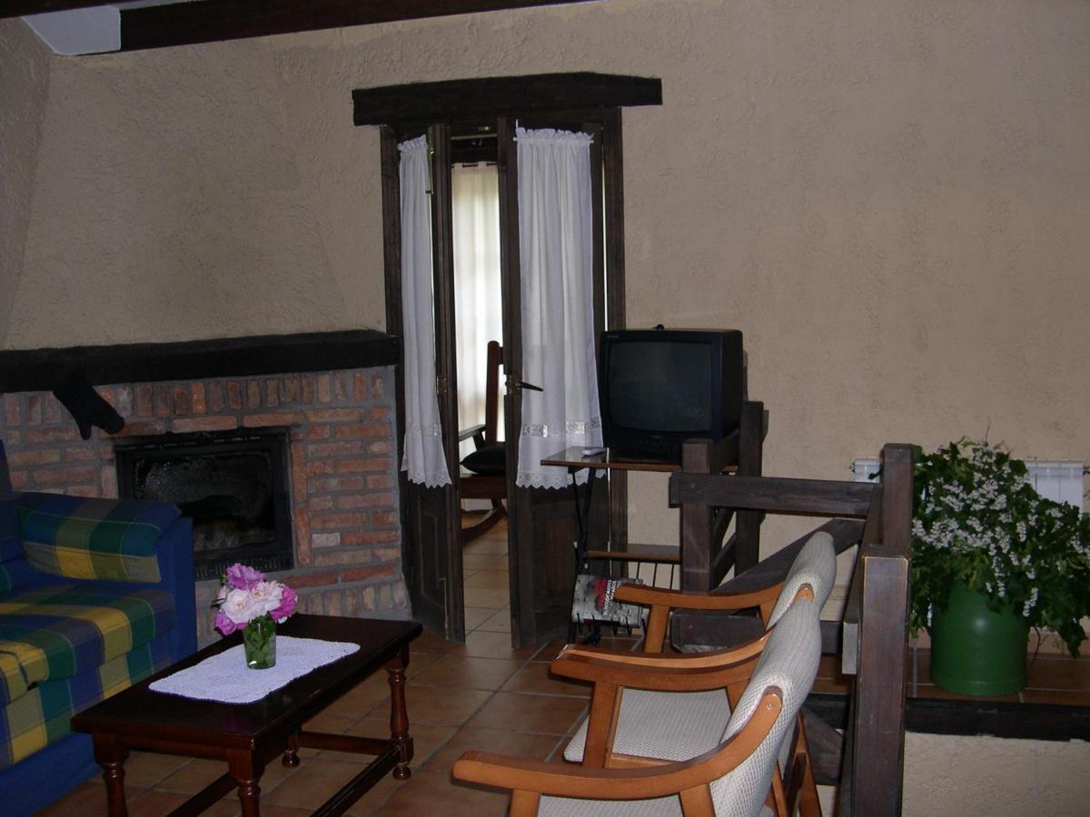 Turismo Rural El Sidron Guest House Pilona Exterior photo