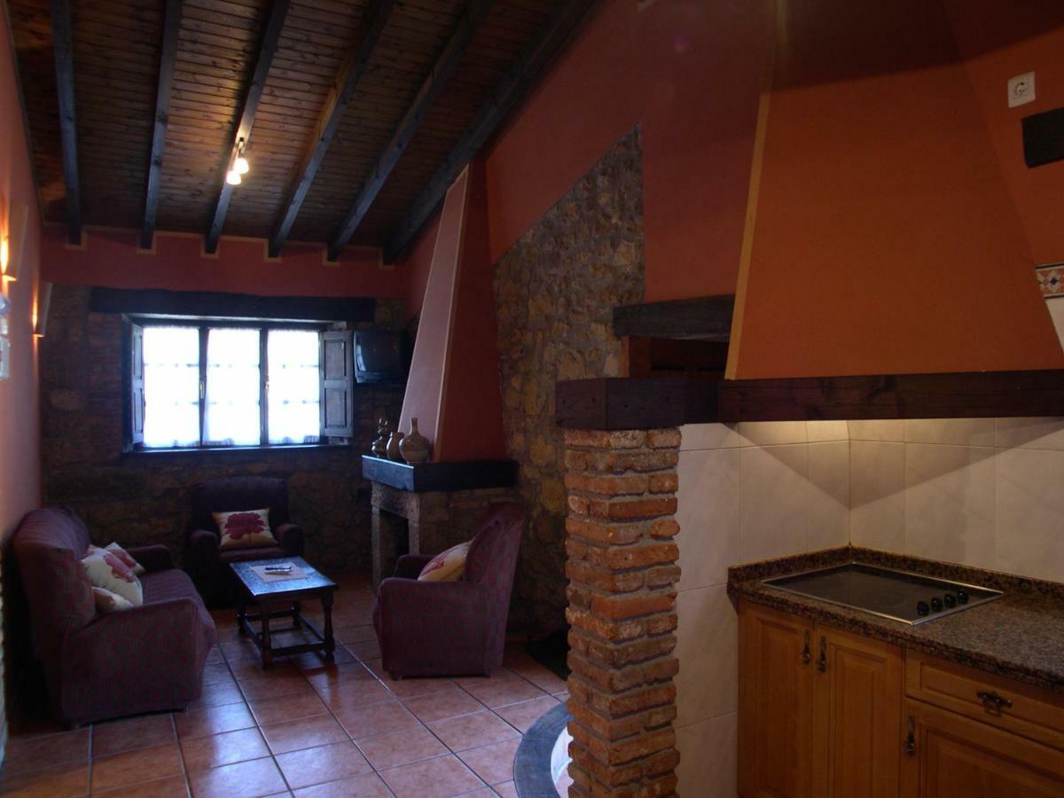 Turismo Rural El Sidron Guest House Pilona Exterior photo
